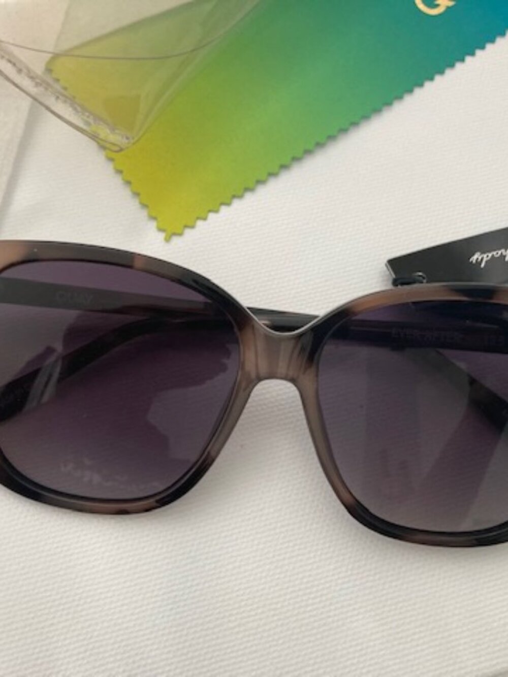 New Quay Sunglasses (Ever After) Cat-Eye - Picture 2 of 11